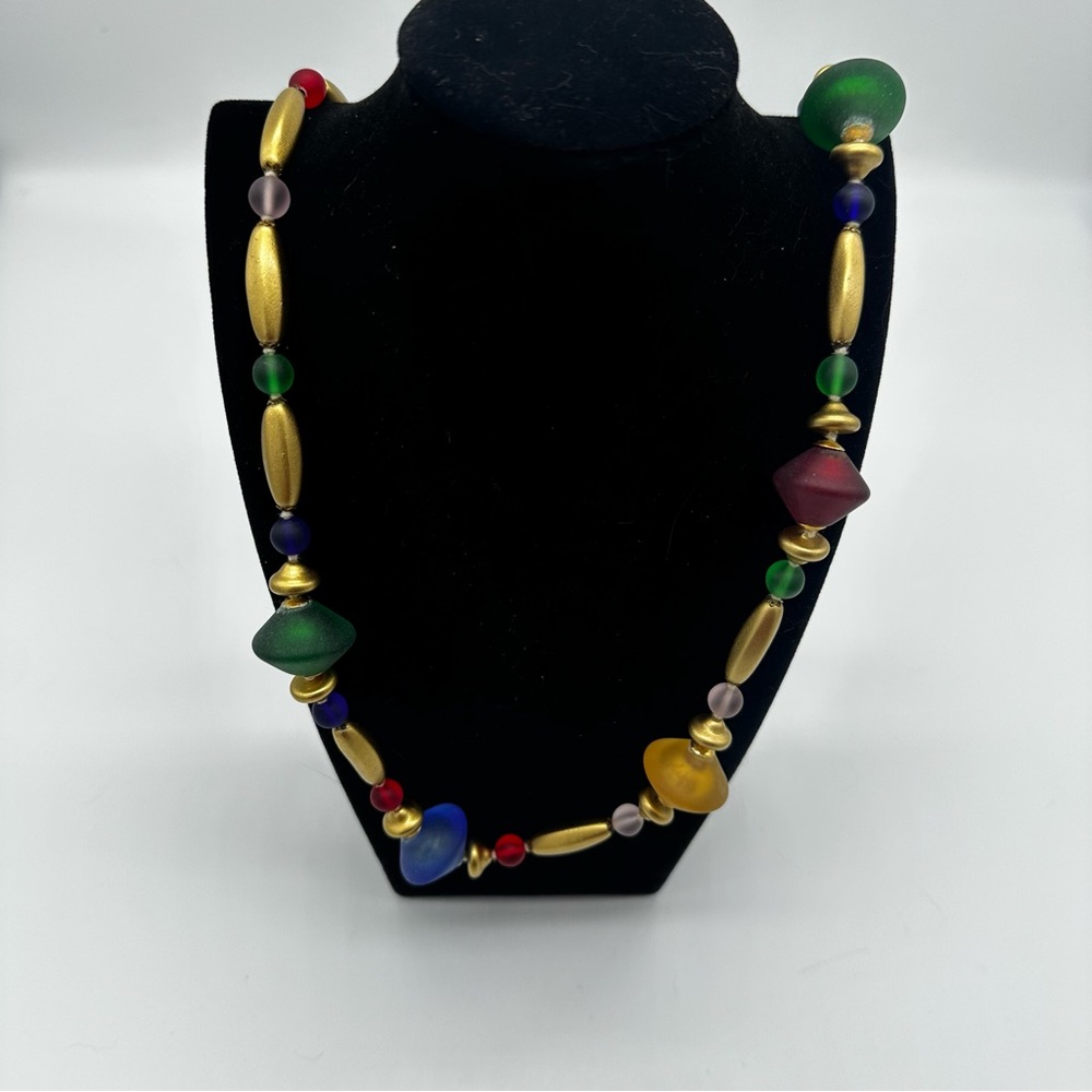 Women’s colorful beaded knotted necklace